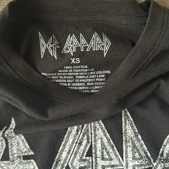 Set of 3 Def Leppard Graphic Women's Tops-all XS - Picture 7 of 8